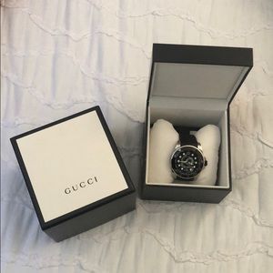 Gucci men’s dive stainless steel watch